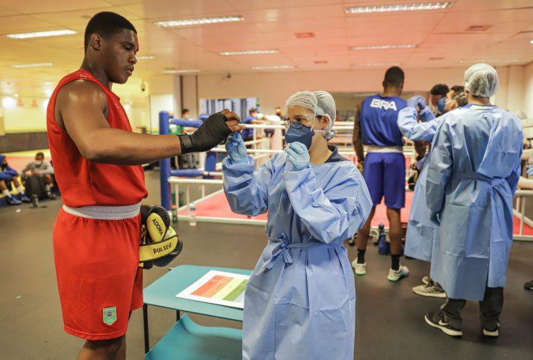 Equipe de boxe encerra as atividades do ano com testes no Laboratório Olímpico