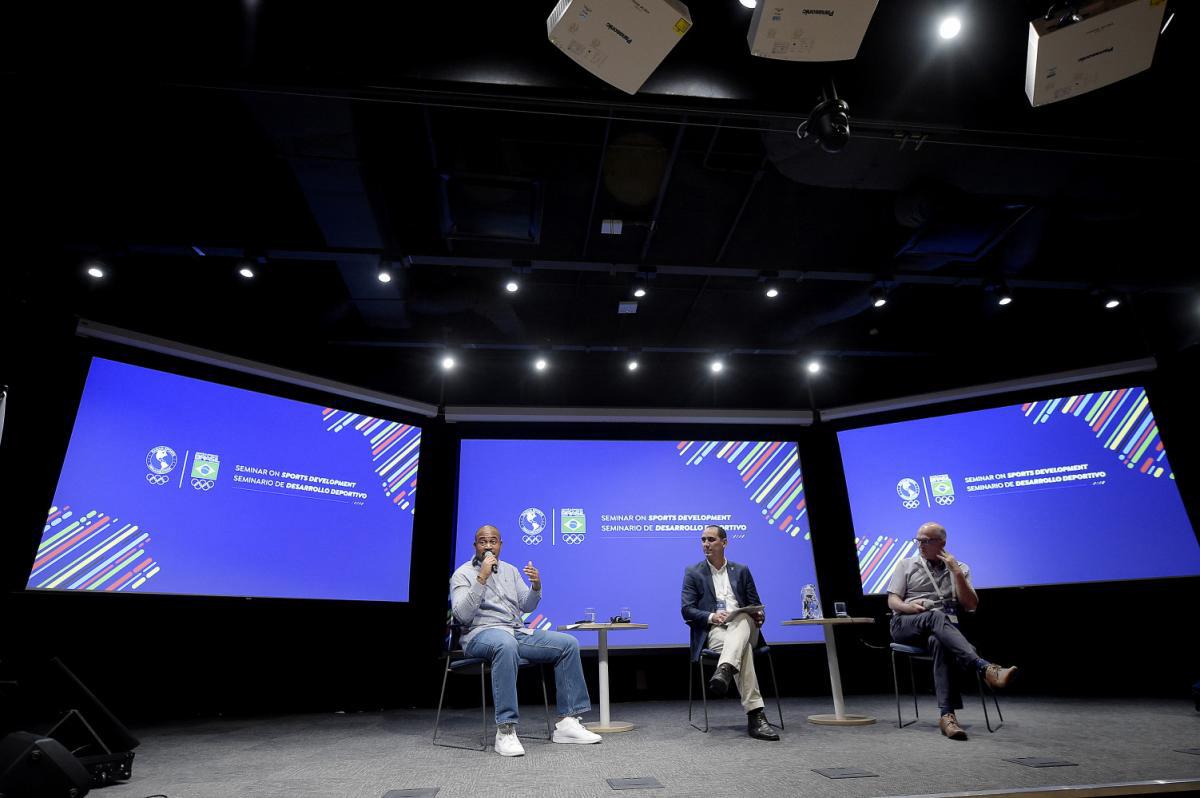 Visita ao CT do COB e debate sobre desenvolvimento esportivo encerram Seminário da PANAM no Rio