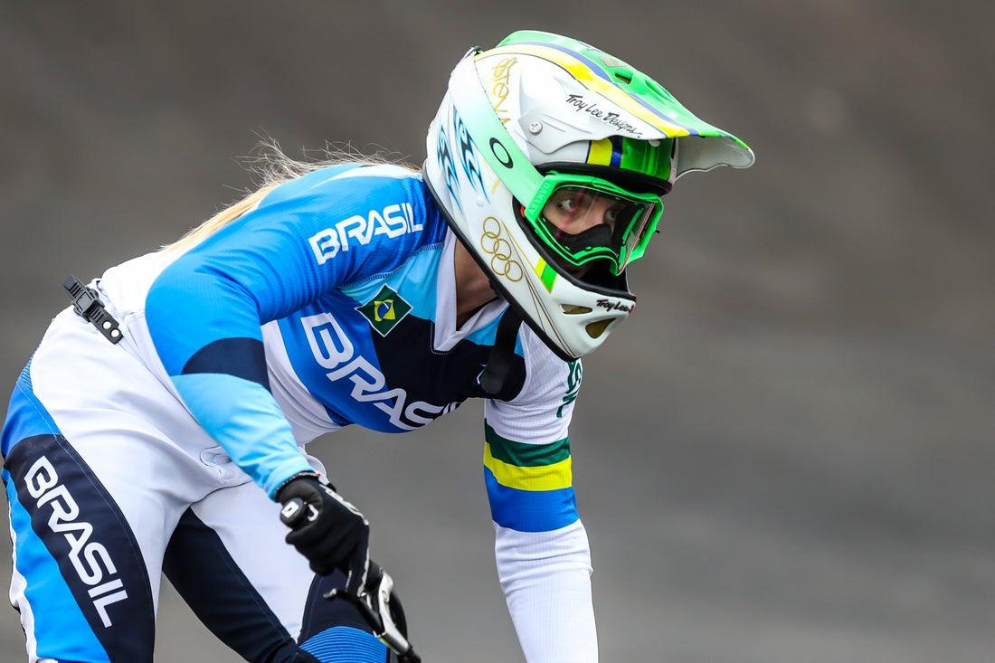 Paola Reis compete no BMX Racing. Foto: Wander Roberto/COB