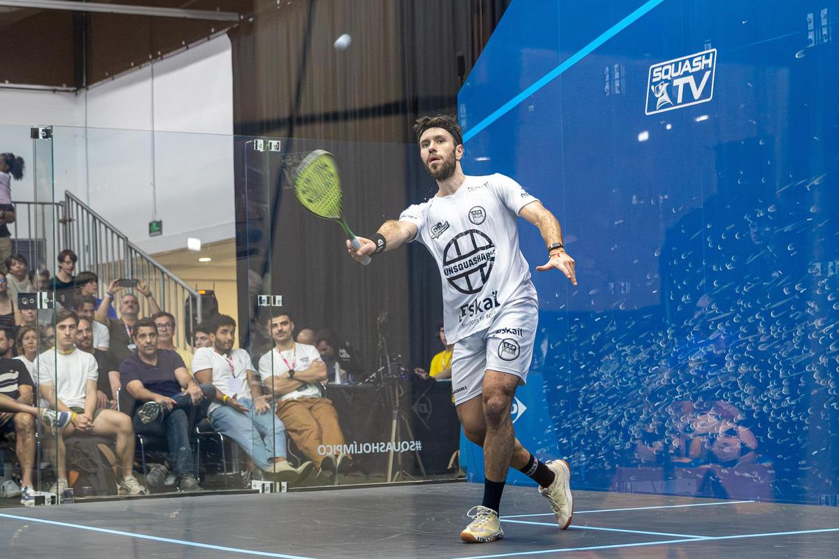 Squash ganha quadra de vidro na COB Expo, realiza evento internacional e celebra brasileiro