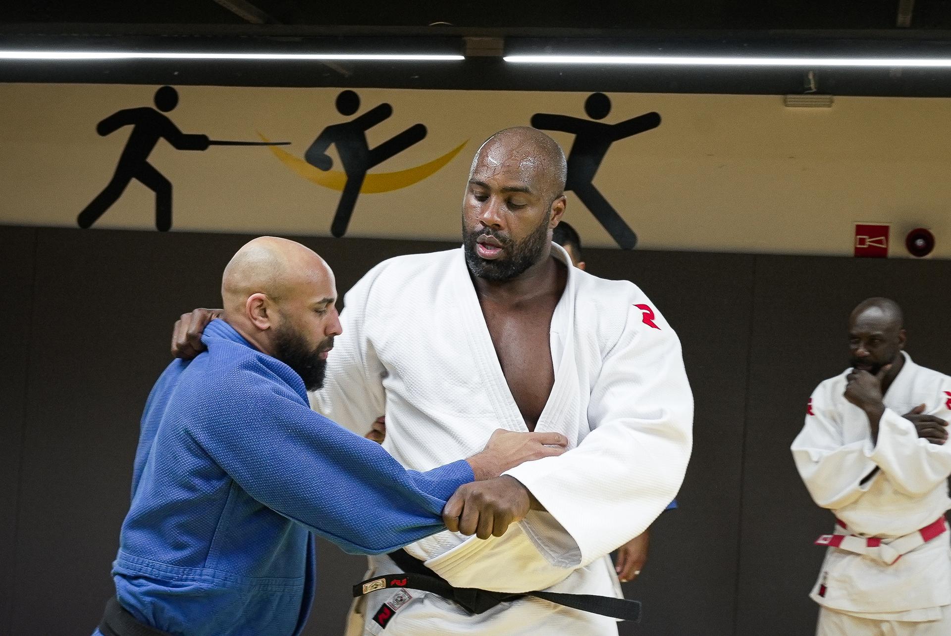 Teddy Riner treina no CT Time Brasil com atletas da seleção brasileira de judô de base e adulta