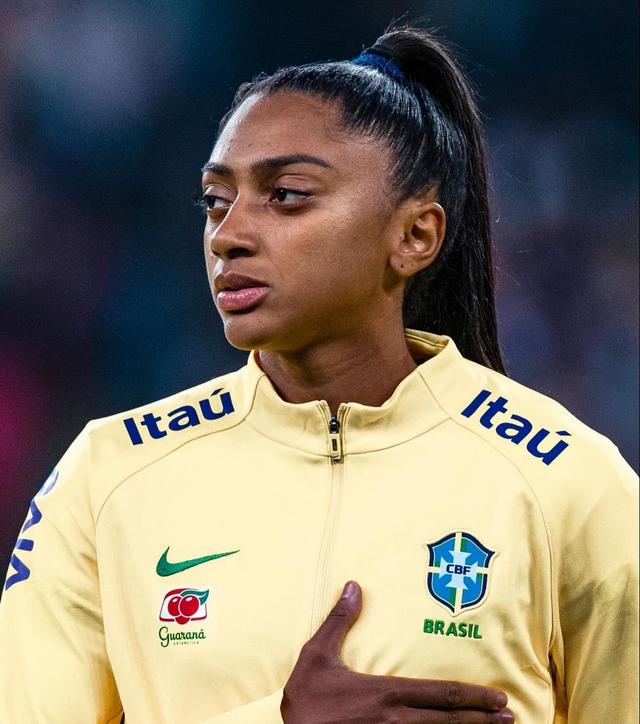 Kerolin, jogadora da seleção feminina