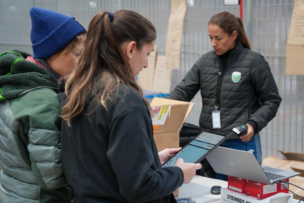 Cinco "bases", 3 toneladas de bagagem, 4 mil peças de vestuário e mais: números do COB em Milão-Cortina 2026 impressionam 