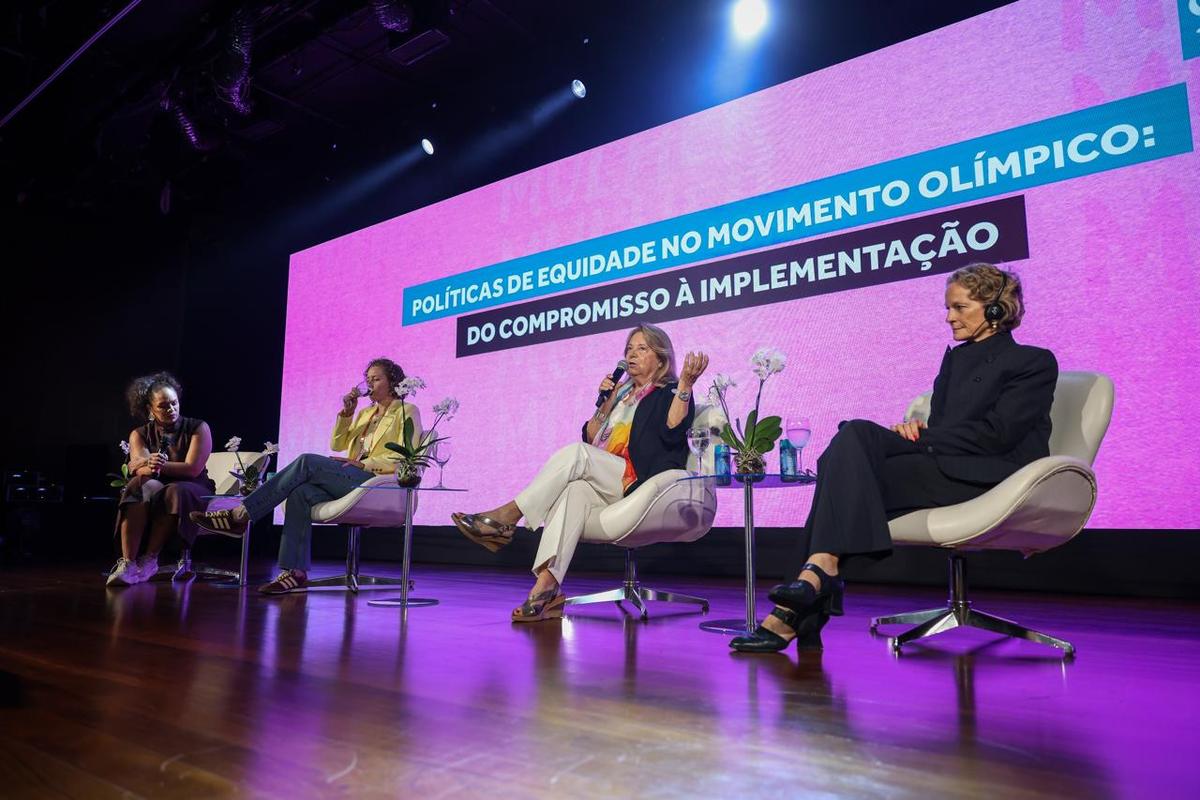 Painel de abertura do III Fórum Mulher no Esporte debate avanços e desafios do Movimento Olímpico para a equidade de gênero