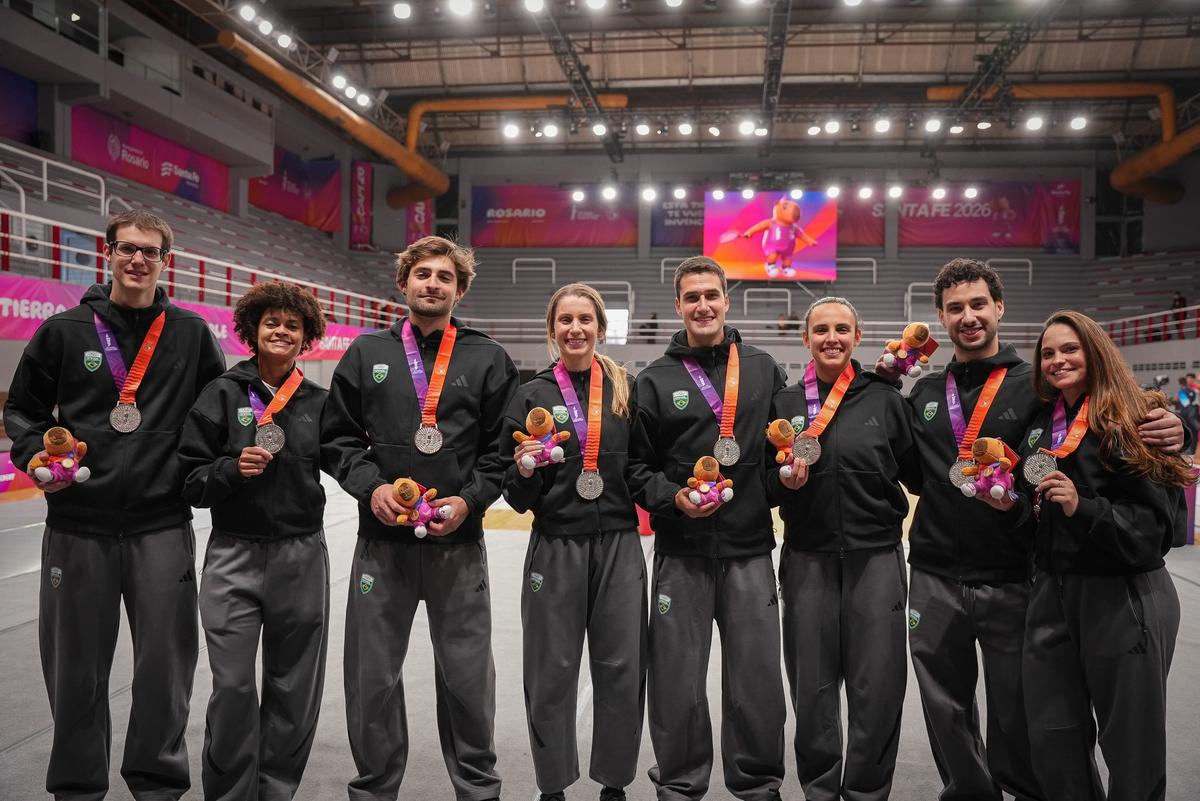 Equipes brasileiras de esgrima de florete e sabre alcançam finais em Santa Fé 2026