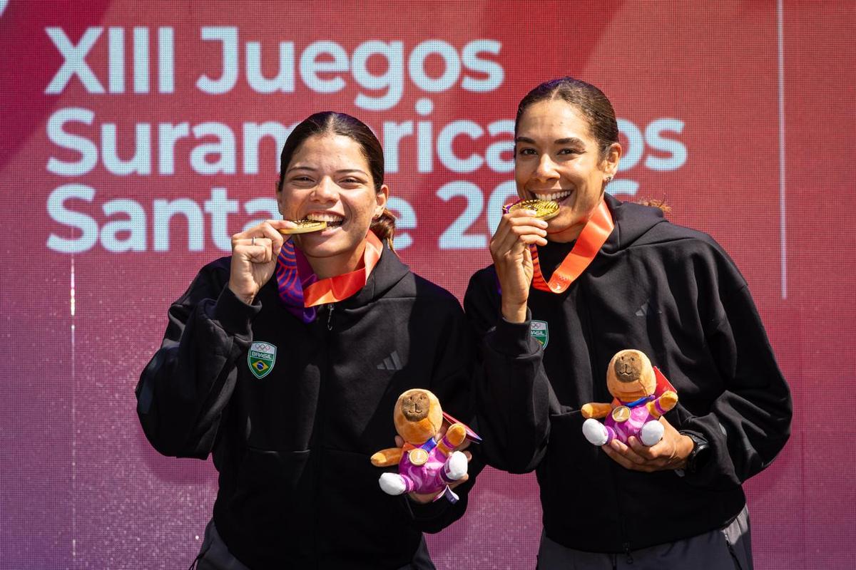 Jennifer Silva estreia na Seleção principal com ouro ao lado de referência olímpica