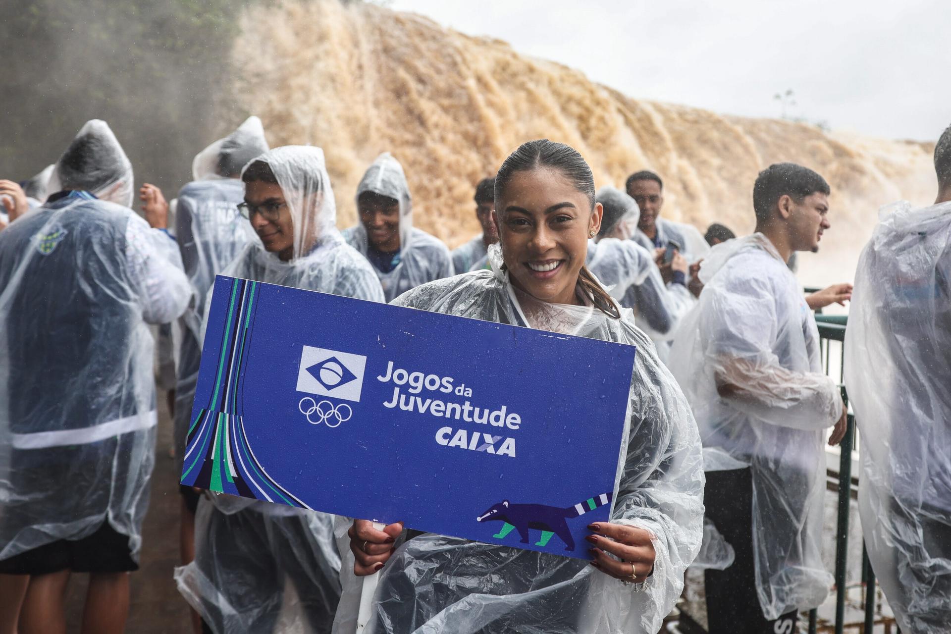 Foto: William Lucas/COB. IG: @william_lucas.img / @timebrasil Bárbara Domingos se encanta mais uma vez com as Cataratas e os Jogos da Juventude CAIXA 2026