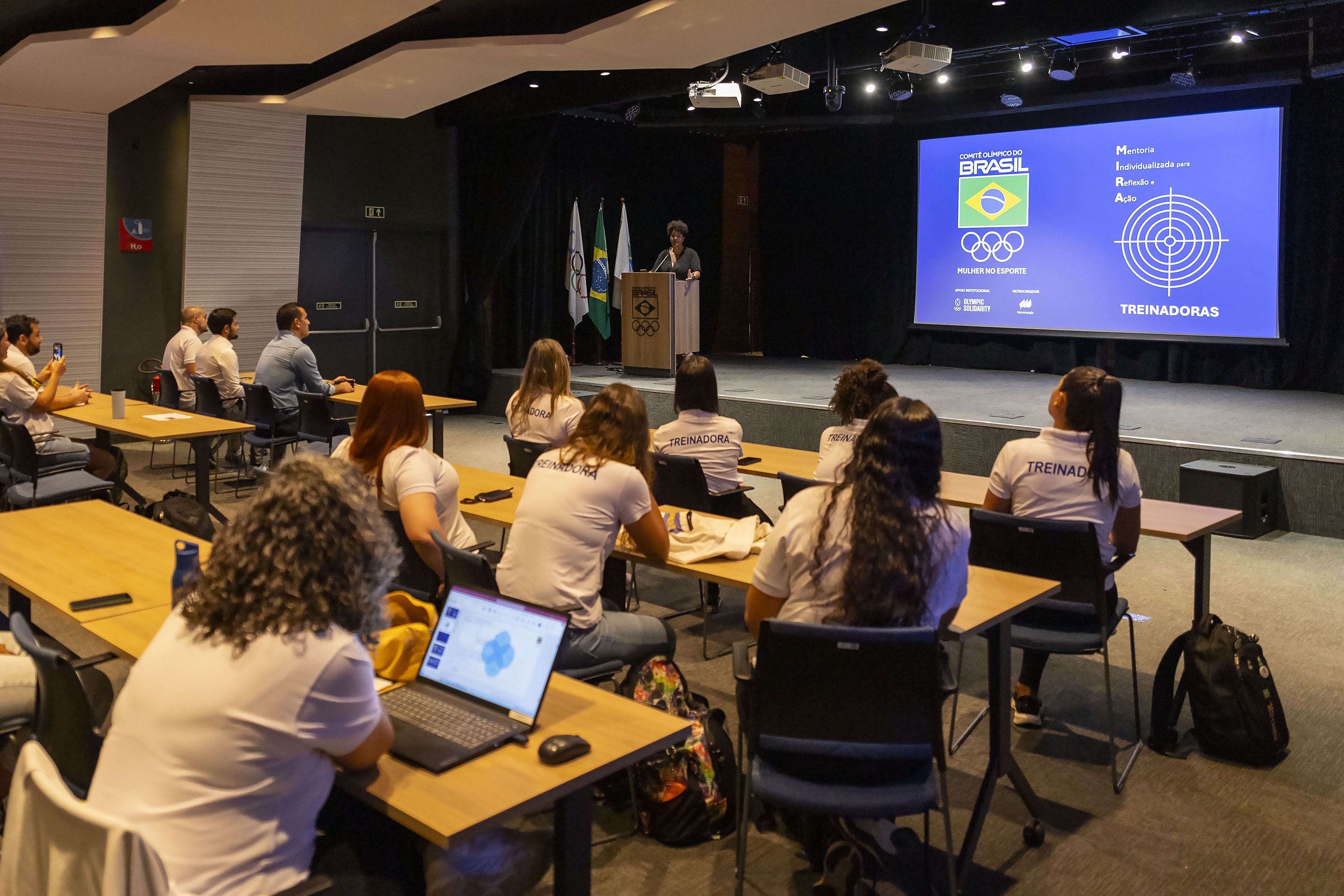 Treinadoras participam de encontro de encerramento do Programa MIRA