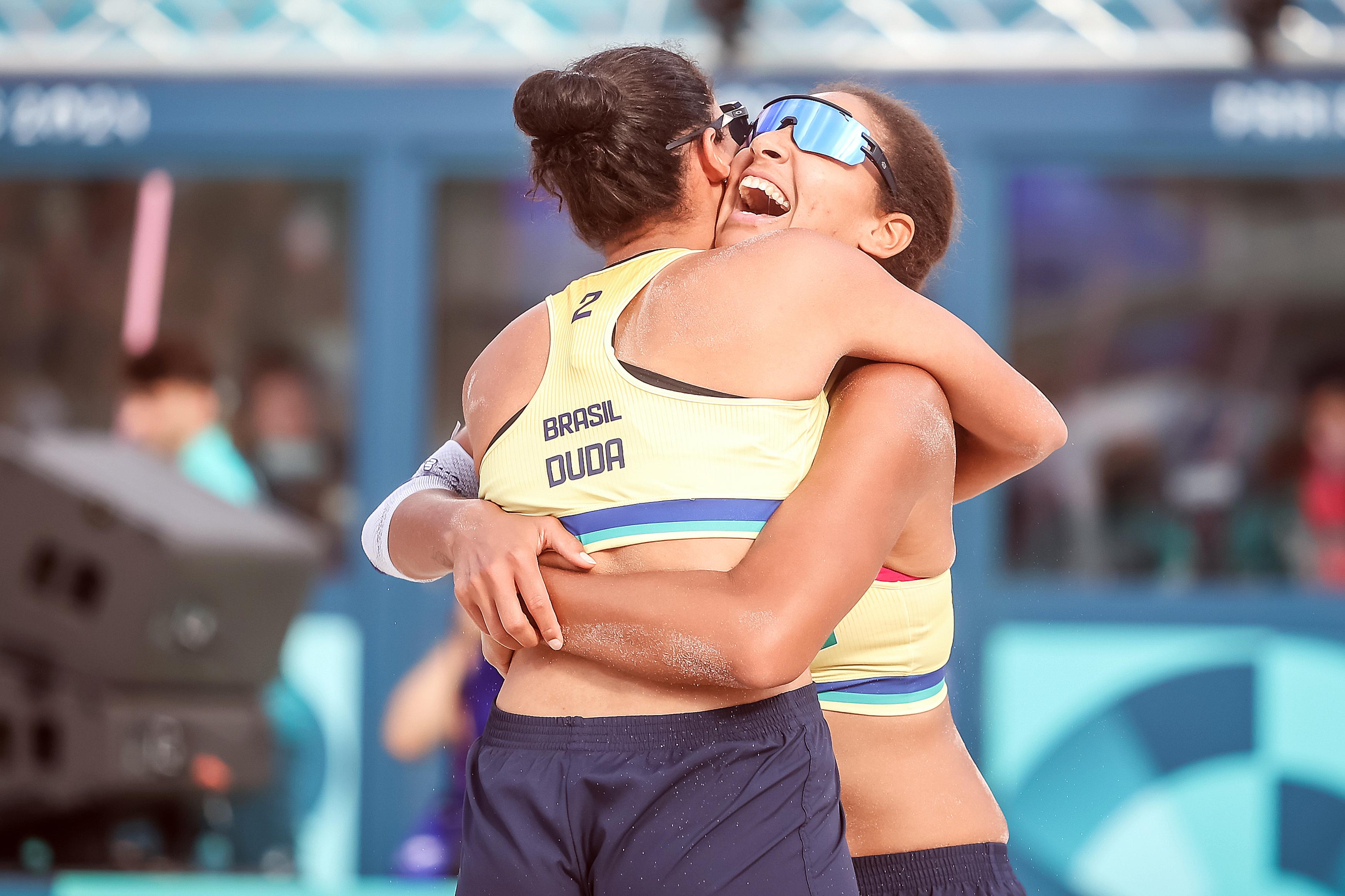 Duda e Ana Patricia - Foto Gaspar Nóbrega COB