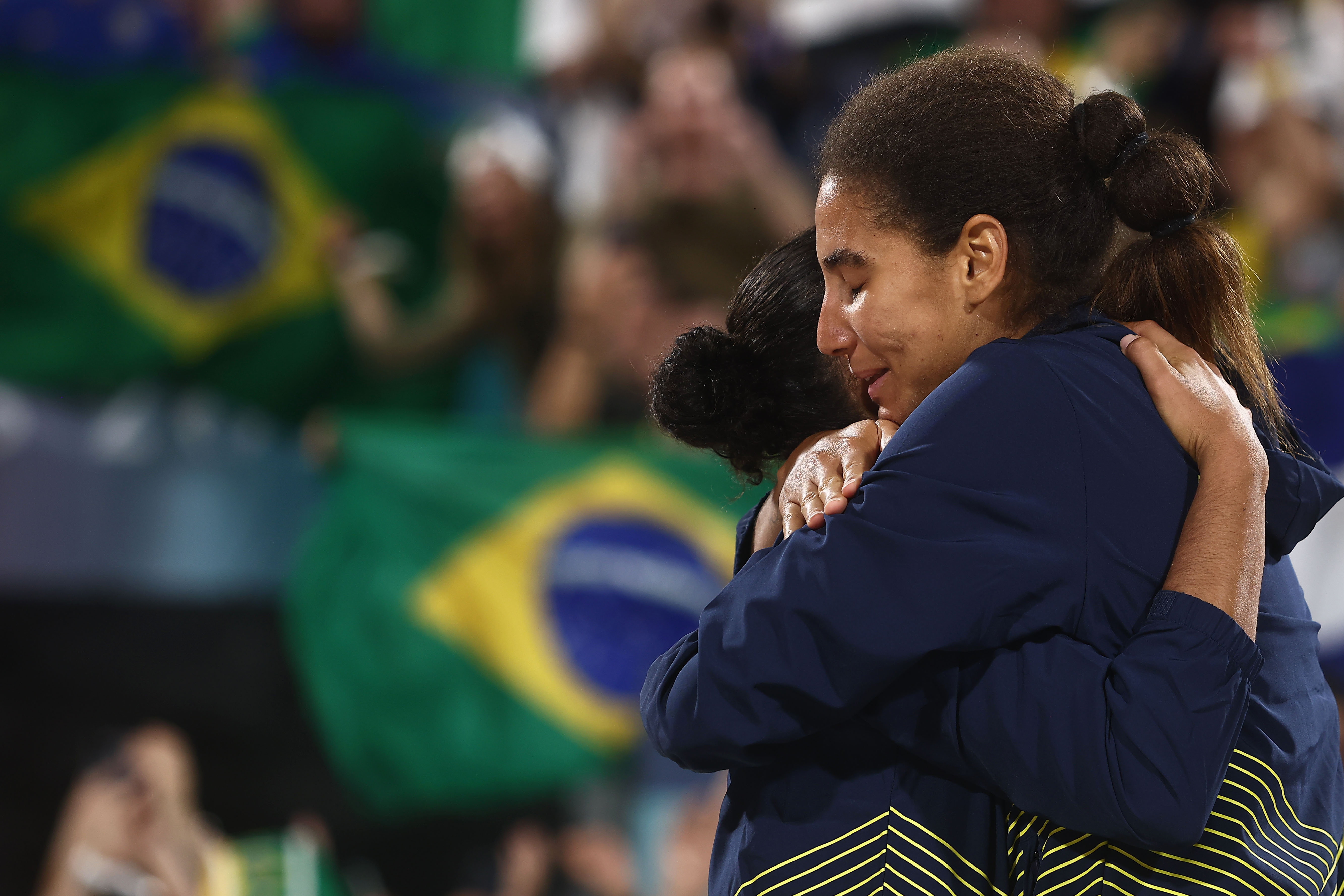  Duda e Ana Patrícia, medalhistas de ouro no vôlei de praia.