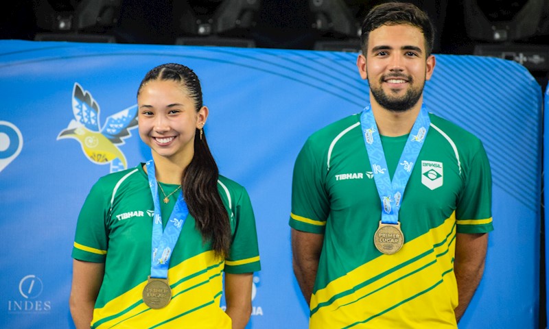 Giulia Takahashi e Guilherme Teodoro, campeões pan-americanos de tênis de mesa. Crédito: Wallace Teixeira/fvimagem.com 