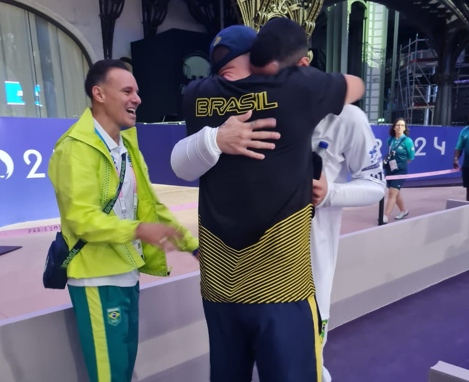 Netinho, medalhista olímpico, celebra mudança de mentalidade após trabalho com coach do COB.