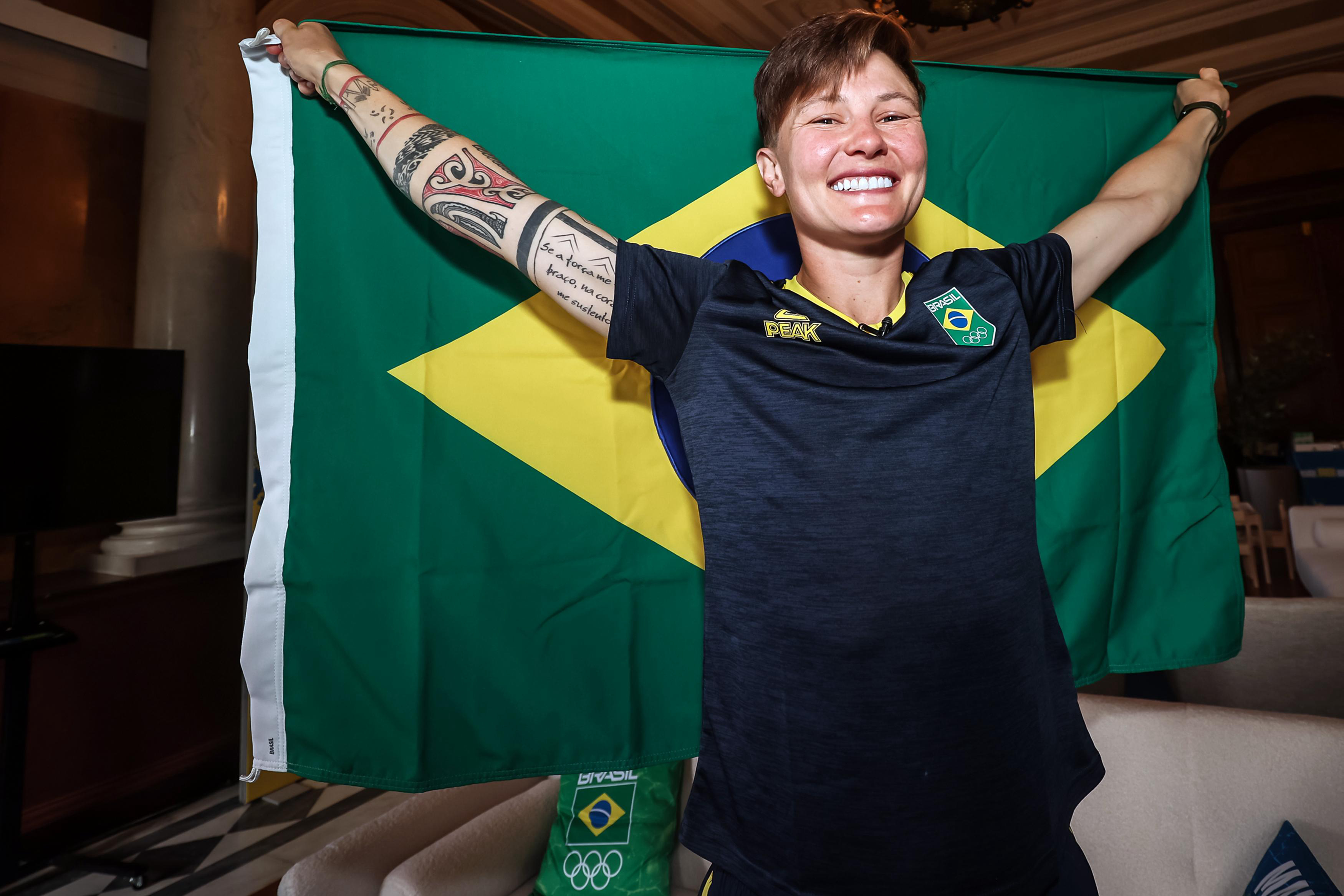 Raquel Kochhann será porta-bandeira do Brasil na Cerimônia de Abertura dos Jogos.