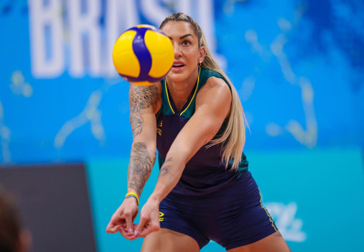 Thaísa em treinamento