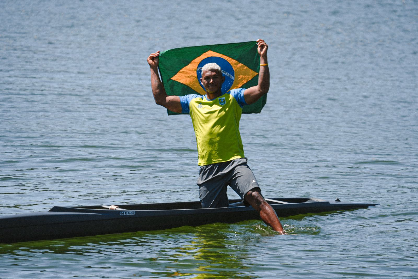 Isaquias Queiroz será porta-bandeira do Brasil.