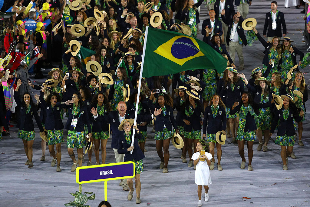 Yane Marques foi a porta-bandeira do Time Brasil no Rio 2016. Foto: Paul Gilham/Getty Images