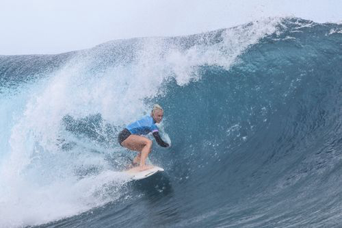 Tati Weston-Webb e Gabriel Medina são medalhistas olímpicos nas ondas de Teahupo´o